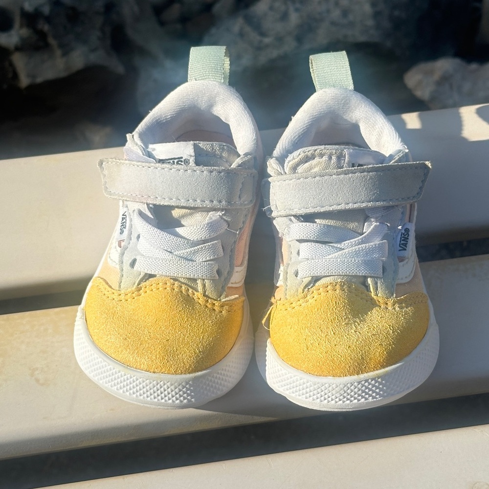 Toddler Vans ultra range size 5 pastel Velcro